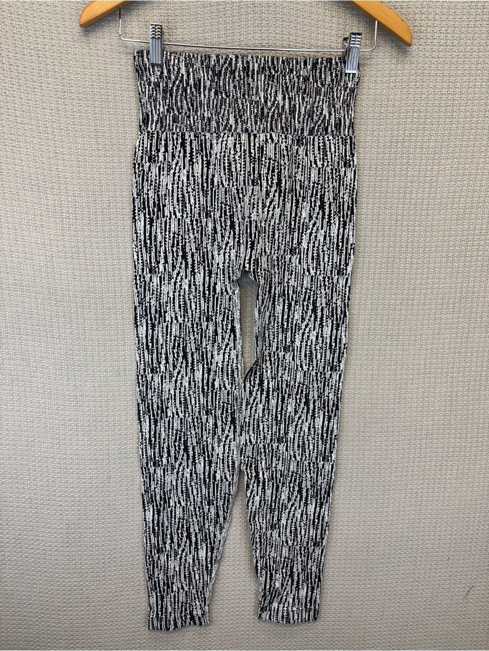 Athleta Black & White Textured Turtleneck Top - Picture 10 of 12